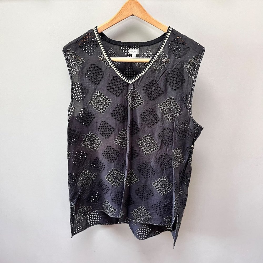 Hoss Eyelet Diamond Designed Sleeveless Blouse- Size 44. (Medium-Large)